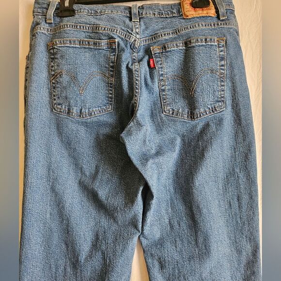 Levi's 550 Jeans Women’s 12L (31x32) Relaxed Fit Bootcut Mid Rise Medium Wash - Picture 9 of 10